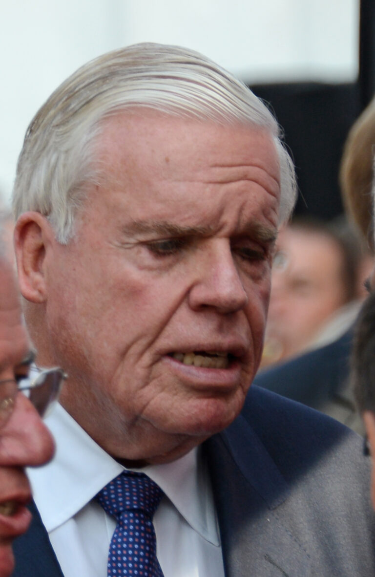 Klaus-Michael Kuhne Vermögen