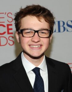 angus t jones vermögen